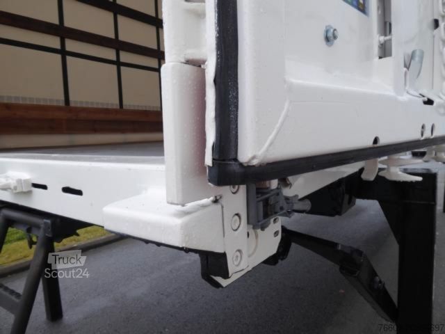 Maiņu virsbūves piekabe KRONE Heck mit Portaltüren