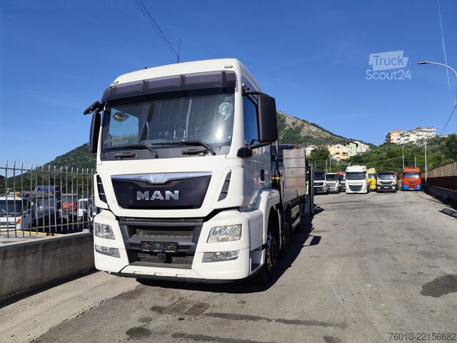 Kamion sa ravnom platformom MAN TGS 35.440