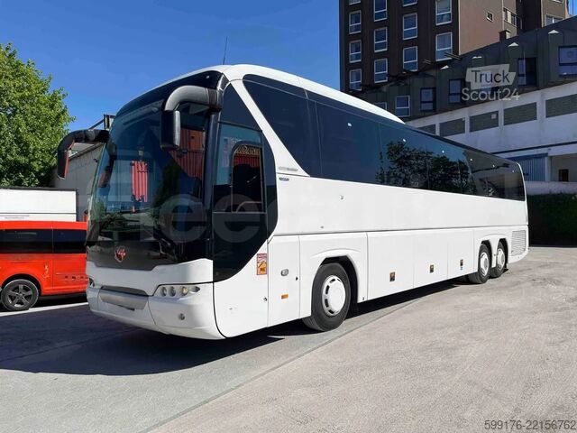 Turistbus Neoplan Tourliner