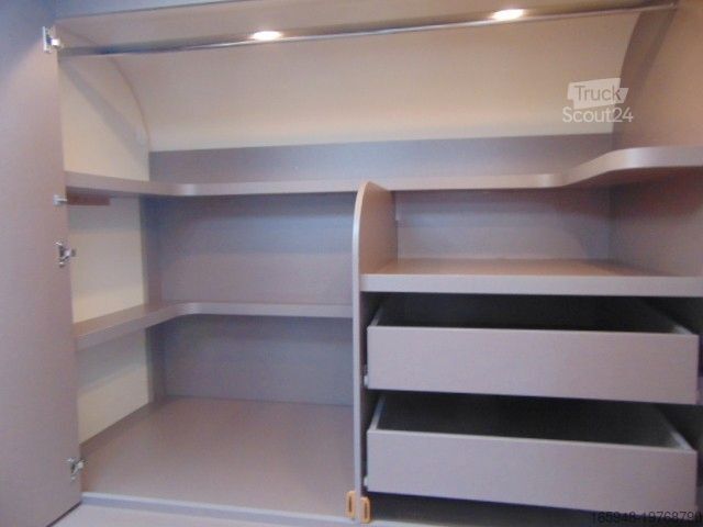 Ημιενσωματωμένο αυτοκινούμενο τροχόσπιτο BÜRSTNER Lyseo TD 684 Harmony mit Längs-Hubbett