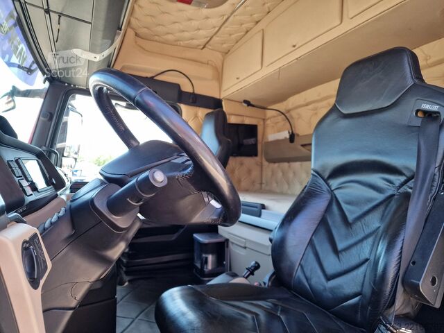Haakarmsysteem MAN TGX 35.500 8x4*4 - Hyva Hooklift - Custom inter...