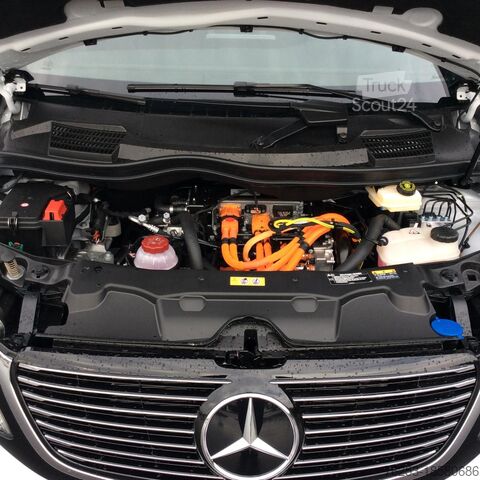 Мікроавтобус Mercedes-Benz EQV 300 lang (7 Sitzer) SpurW Sport Navi ACC LM