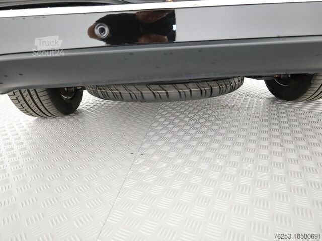 Мікроавтобус Mercedes-Benz EQV 300 lang (7 Sitzer) SpurW Sport Navi ACC LM