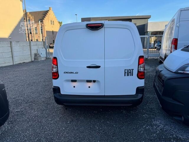 Bestelwagen FIAT Doblo Cargo