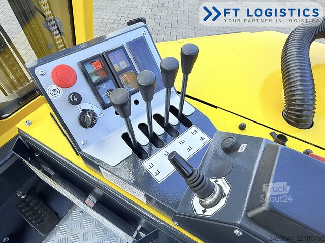 Wózek widłowy czterokierunkowy Combilift CB2500 GAS TRIPLEX 4900 FORK POSITIONER