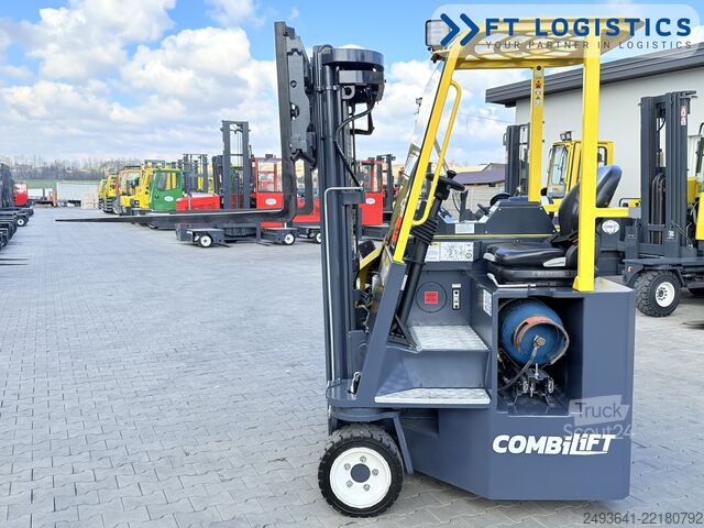 Wózek widłowy czterokierunkowy Combilift CB2500 GAS TRIPLEX 4900 FORK POSITIONER