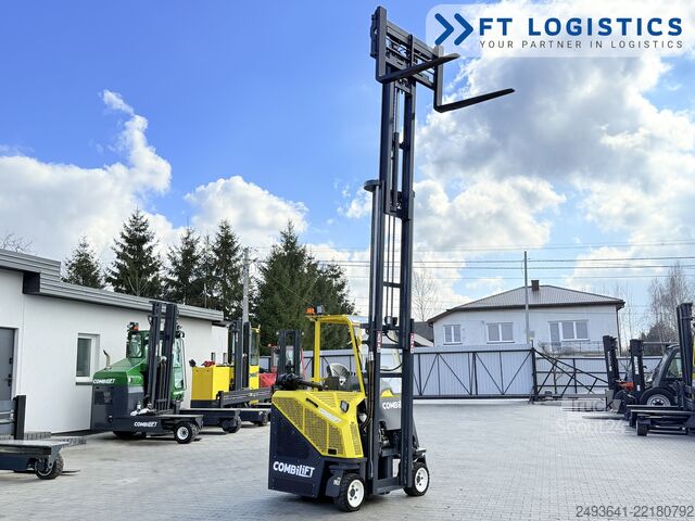 Wózek widłowy czterokierunkowy Combilift CB2500 GAS TRIPLEX 4900 FORK POSITIONER