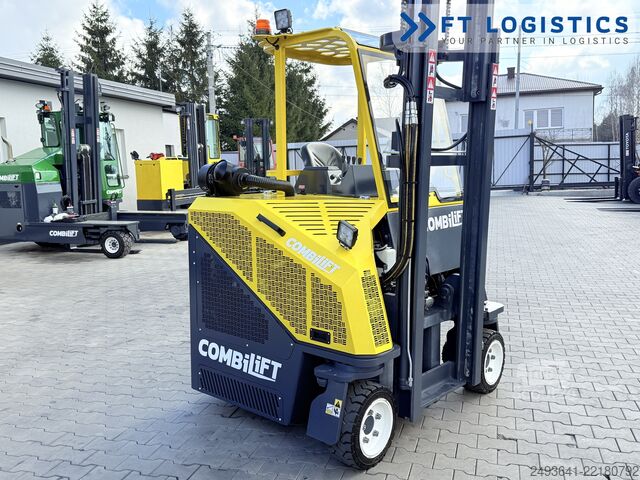 Wózek widłowy czterokierunkowy Combilift CB2500 GAS TRIPLEX 4900 FORK POSITIONER