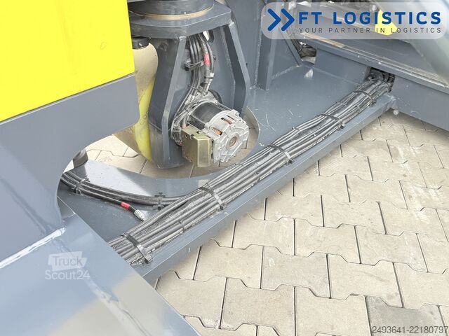 Wózek widłowy czterokierunkowy Combilift C3000STE TRIPLEX WIDE POSITIONER CABIN