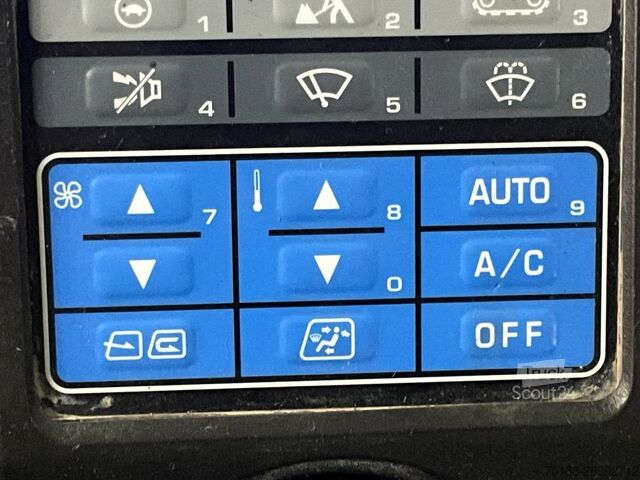 Pelle sur chenilles Komatsu PC 138 US-10