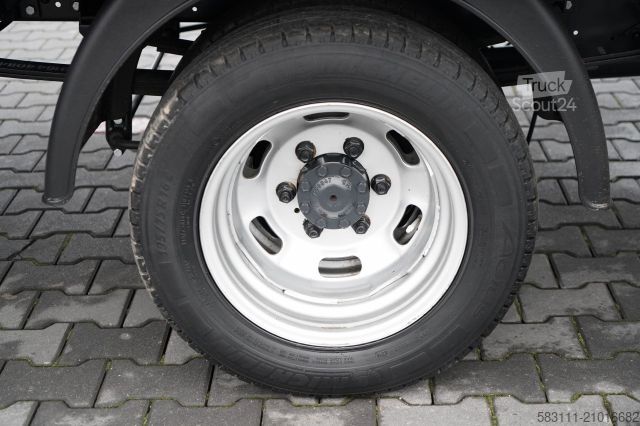 Koelwagen met geïsoleerde laadbak IVECO DAILY 35-160 / KONTENER 4,3 M / WINDA / BLI?NIAK