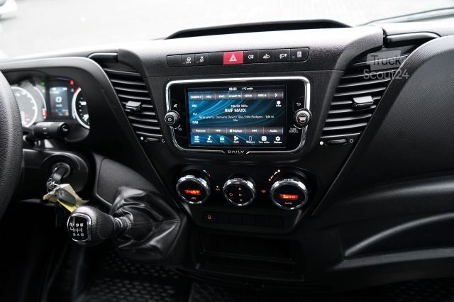 Koelwagen met geïsoleerde laadbak IVECO DAILY 35-160 / KONTENER 4,3 M / WINDA / BLI?NIAK