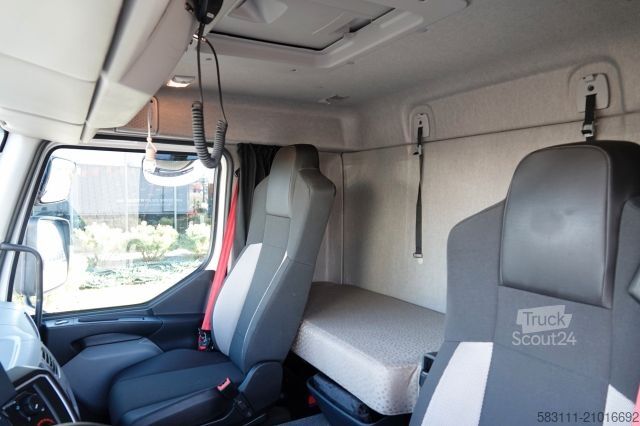 Koelwagen RENAULT D 250 / CH?ODNIA - 6,7 m / THERMO KING T 600R /