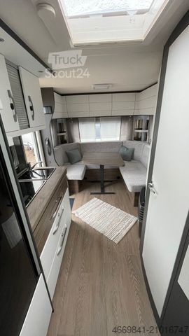 Caravan HOBBY 495 UL Excellent Edition 2026 - Autark, 7" TFT