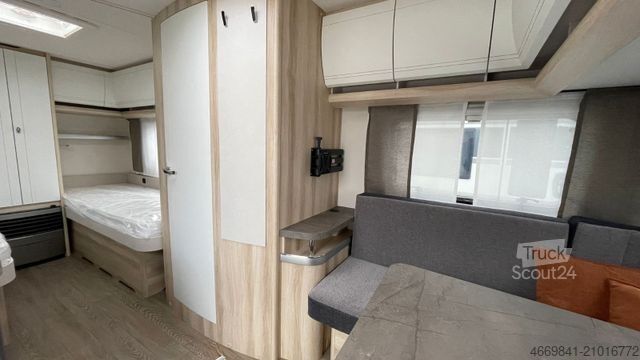 Caravan HOBBY 460 LU de Luxe 2026 - Autark, 7" TFT