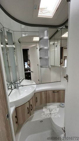 Caravan HOBBY 460 LU de Luxe 2026 - Autark, 7" TFT