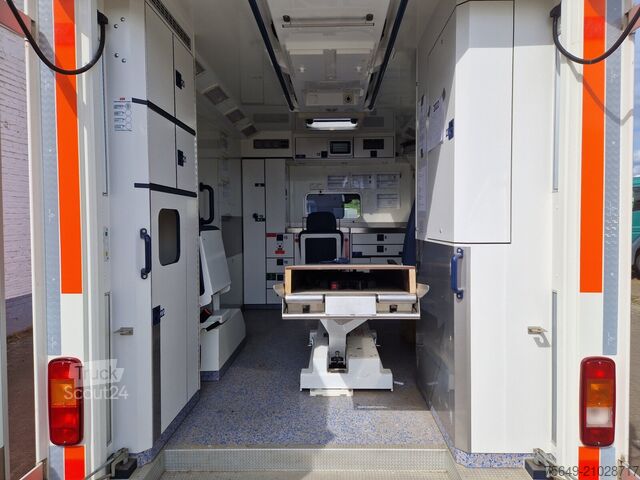 Bestelwagen Mercedes-Benz Sprinter 516 CDI 4x2 Sprinter 516 CDI 4x2, Rettungswagen