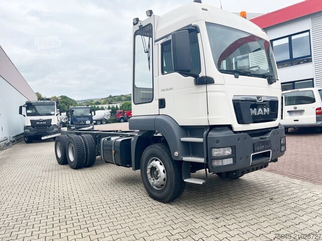 Châssis de camion MAN TGS 33.360/440 6x4 BB TGS 33.360/440 6x4 BB, Häckslerkabine, NMV Nebenantrieb
