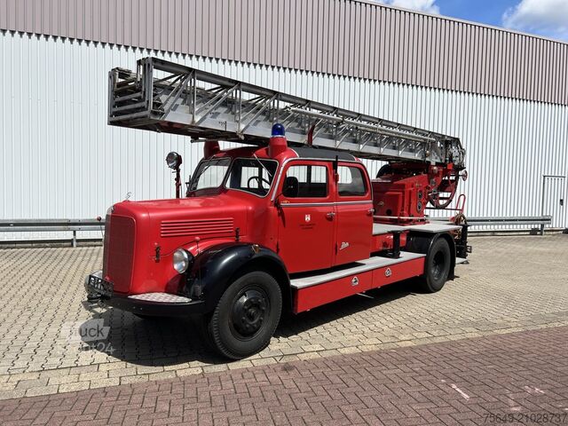 Feuerwehrfahrzeug Mercedes-Benz LF 311 3250/3500 - Oldtimer Feuerwehrfahrzeug LF 311 3250/3500 - Oldtimer Feuerwehrfahrzeug