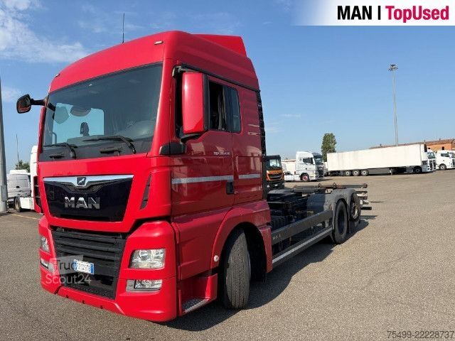 Camion porte-caisses amovibles MAN TGX 26.470 6X2-4 LL