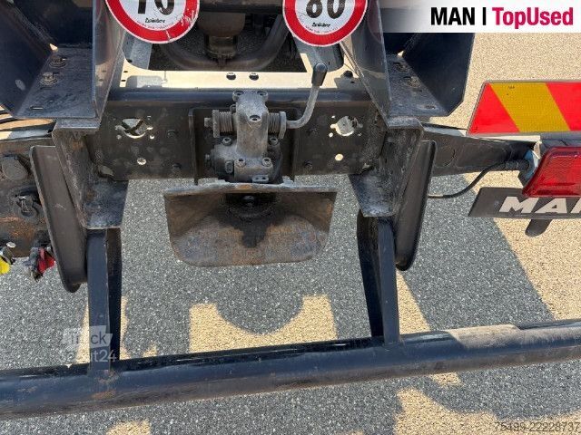 Camion porte-caisses amovibles MAN TGX 26.470 6X2-4 LL