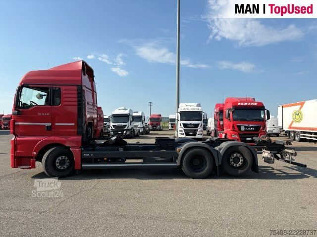 Camion porte-caisses amovibles MAN TGX 26.470 6X2-4 LL
