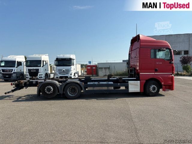 Camion porte-caisses amovibles MAN TGX 26.470 6X2-4 LL