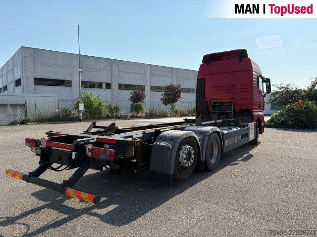 Camion porte-caisses amovibles MAN TGX 26.470 6X2-4 LL