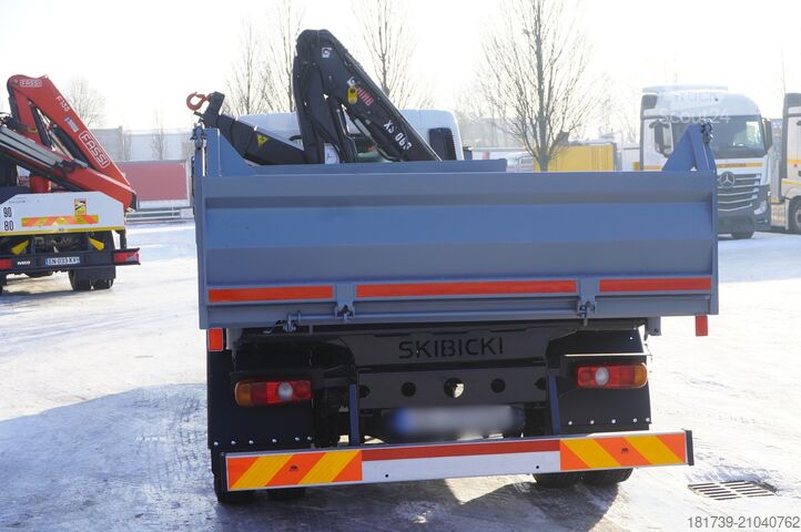 Benne trilatérale Mitsubishi Fuso Canter 9C18 / HDS HIAB 066 B-2 DUO