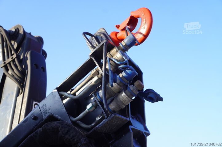 Benne trilatérale Mitsubishi Fuso Canter 9C18 / HDS HIAB 066 B-2 DUO