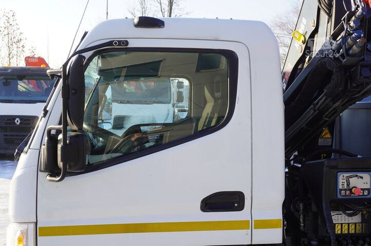 Benne trilatérale Mitsubishi Fuso Canter 9C18 / HDS HIAB 066 B-2 DUO