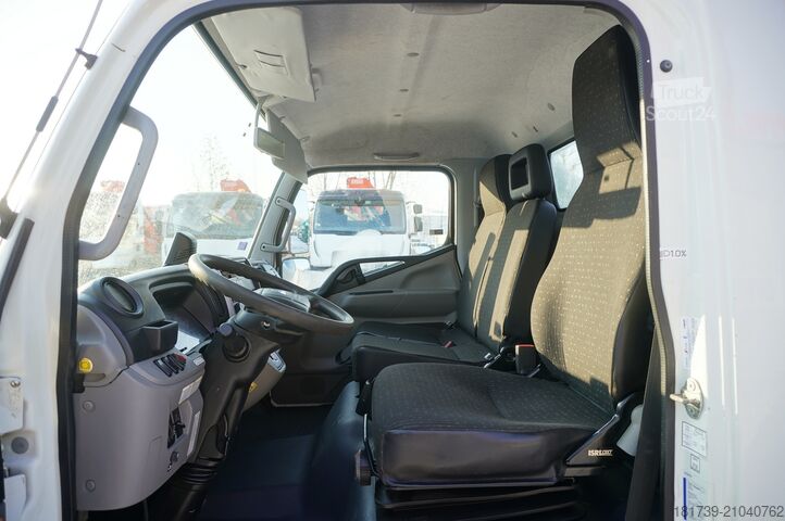 Benne trilatérale Mitsubishi Fuso Canter 9C18 / HDS HIAB 066 B-2 DUO