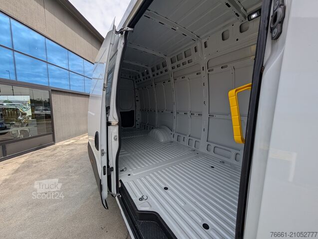 Komercijalno vozilo sa visokim krovom Iveco DAILY 35C12 V 4100 H3 Quad-Tor RG