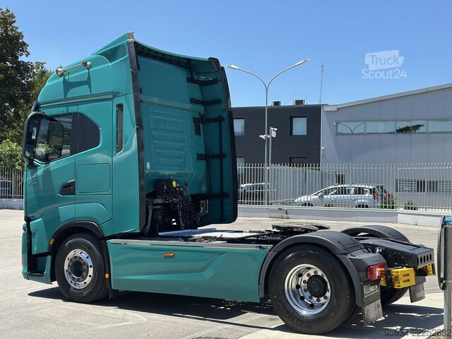 Standardni vlačilec Iveco S WAY 530