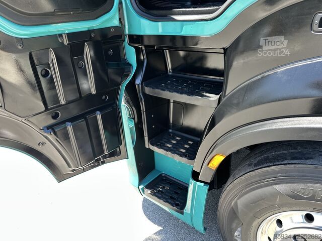 Standardni vlačilec Iveco S WAY 530