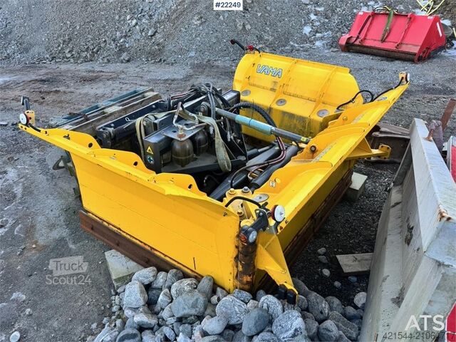 Vama EAU4800K lama spartineve pieghevole ad ali per camion Vama EAU4800K folding wing plow for truck