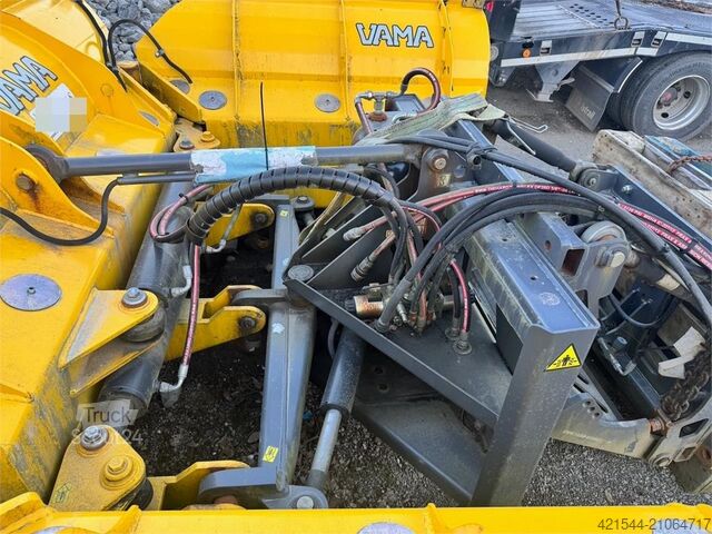 Vama EAU4800K lama spartineve pieghevole ad ali per camion Vama EAU4800K folding wing plow for truck