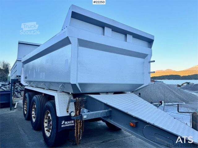 Rimorchio Maur a tre assi Maur Triple-Axle Trailer