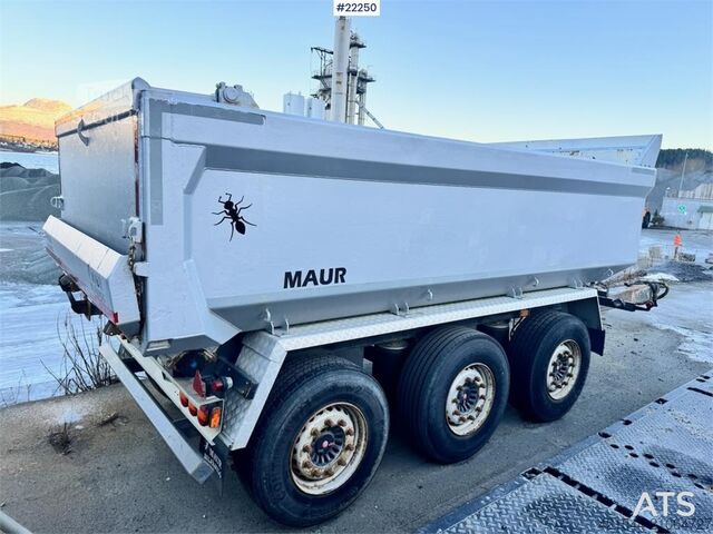 Rimorchio Maur a tre assi Maur Triple-Axle Trailer