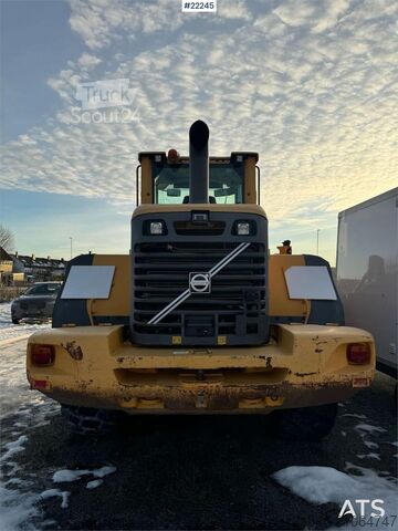 Wheel loader Volvo L110F wheel loader with bucket