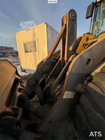 Wheel loader Volvo L110F wheel loader with bucket