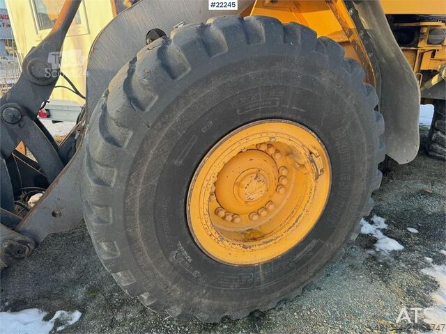 Wheel loader Volvo L110F wheel loader with bucket