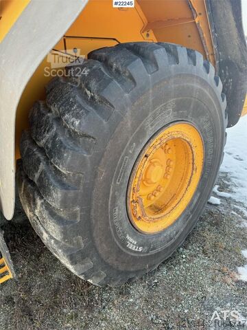 Wheel loader Volvo L110F wheel loader with bucket