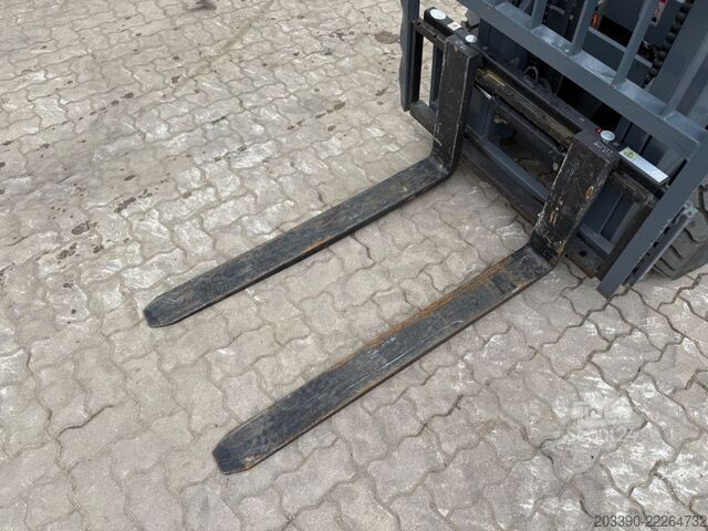Ön yükleyici forklift  JQ Power CPCD25 / 2.5T Diesel / Sideshift / 2026
