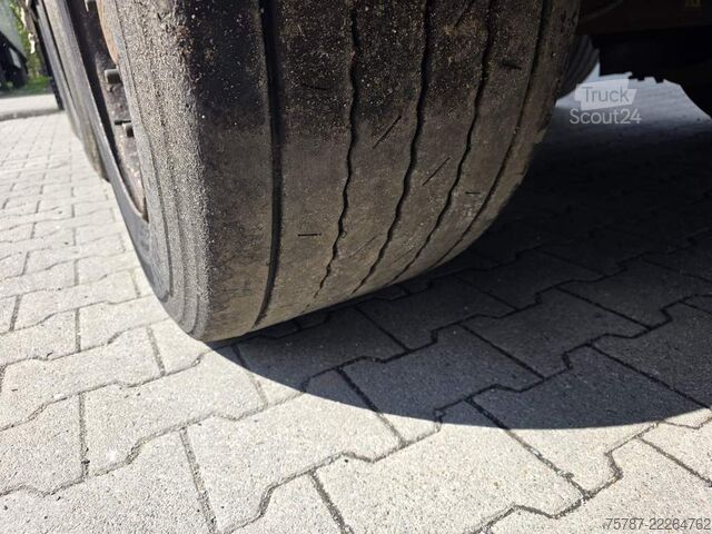 Naczepa otwarta z plandeką KRONE Gardine Lowliner, Joloda-Schienen, Hubdach