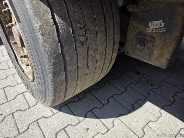 Naczepa otwarta z plandeką KRONE Gardine Lowliner, Joloda-Schienen, Hubdach