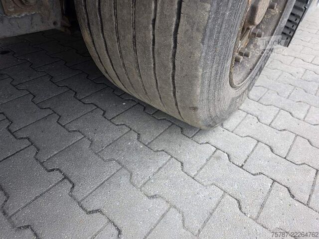 Naczepa otwarta z plandeką KRONE Gardine Lowliner, Joloda-Schienen, Hubdach