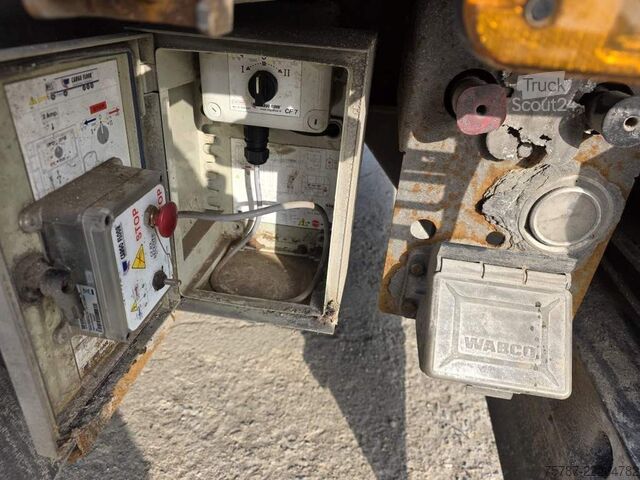 Mozgópadlós félpótkocsi KRAKER 92 cbm Schubboden, Lift,WABCO ABS,sauberer Boden
