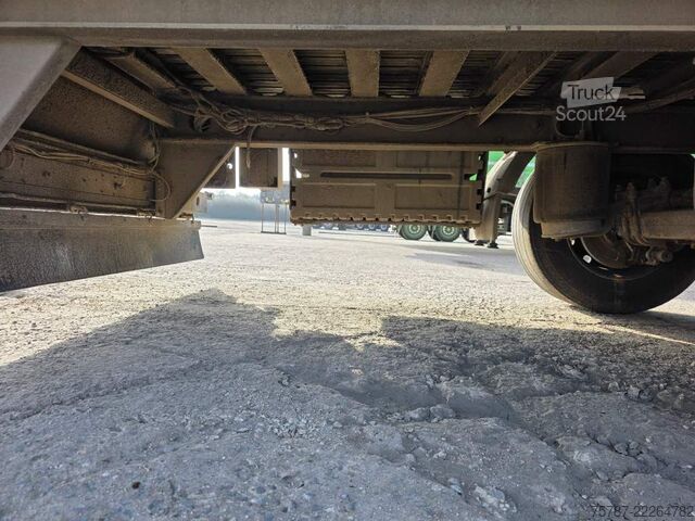 Mozgópadlós félpótkocsi KRAKER 92 cbm Schubboden, Lift,WABCO ABS,sauberer Boden