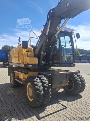 Riteņu ekskavators VOLVO 160 C